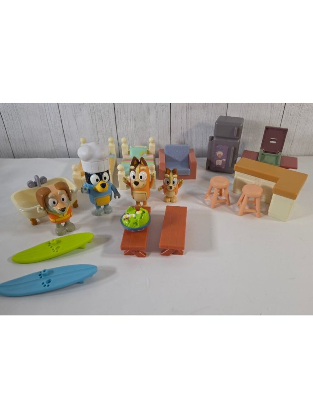 BLUEY HEELY FAMILY HOME DOLLHOUSE FURNITURE FIGURES MOOSE TOYS ACCESSORIES BINGO